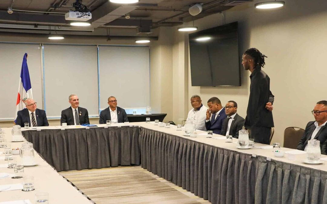 Abinader impulsa oportunidades para dominicanos en Chile y destaca industria de la uva