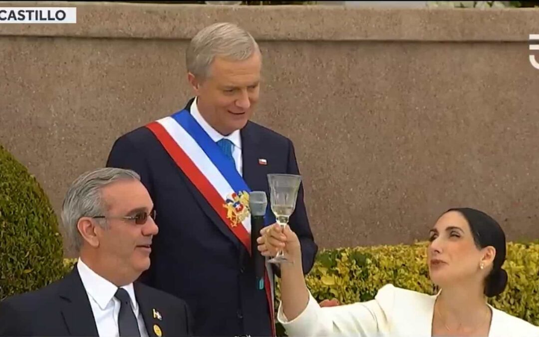 Presidente de Chile felicita a Luis Abinader y Raquel Arbaje en su aniversario 31
