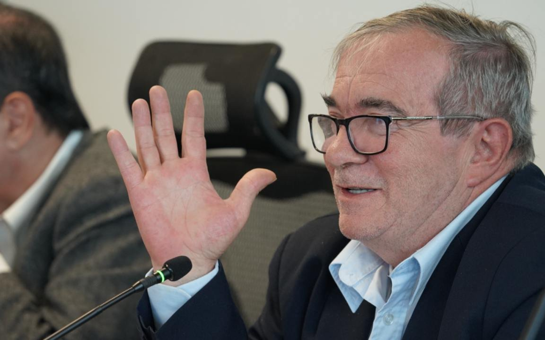 Rodrigo Londoño rechaza rumores sobre retorno a las armas tras elecciones