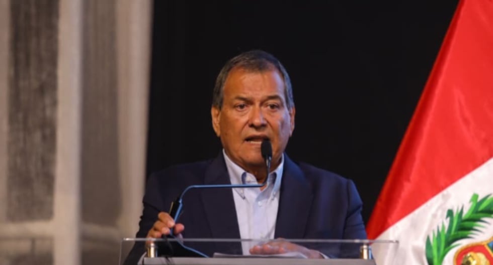 Jorge Nieto impulsa digitalización total del Estado y reforma policial en Perú