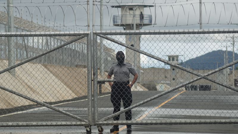 El Salvador aprueba cadena perpetua para homicidio, violación y terrorismo