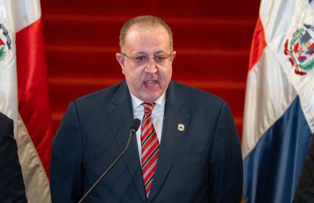 Gobierno anuncia acciones ante grave crisis petrolera por guerra en Medio Oriente