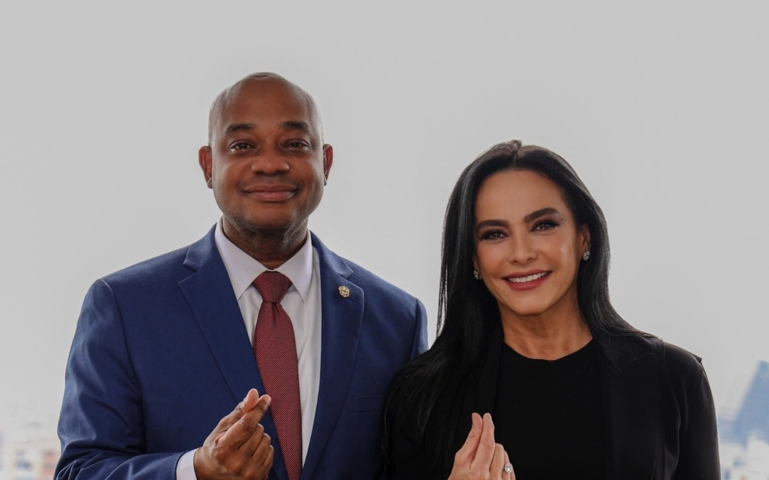 Luz María Zapata: El centro político busca liderazgo para gobernar Colombia