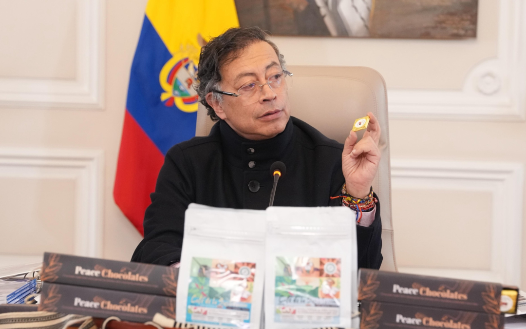 Presidente Petro advierte posible aumento en precio de gasolina por alza del petróleo