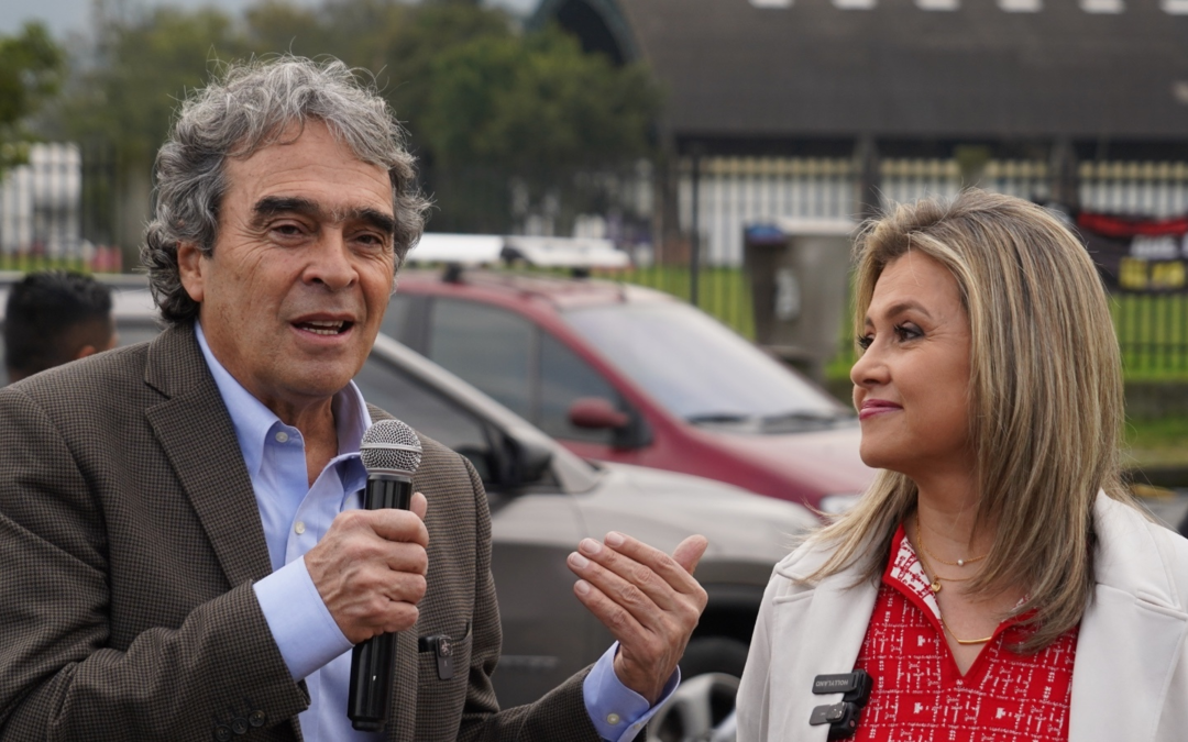 Sergio Fajardo propone incentivos para empleos formales en jóvenes desde Roblox