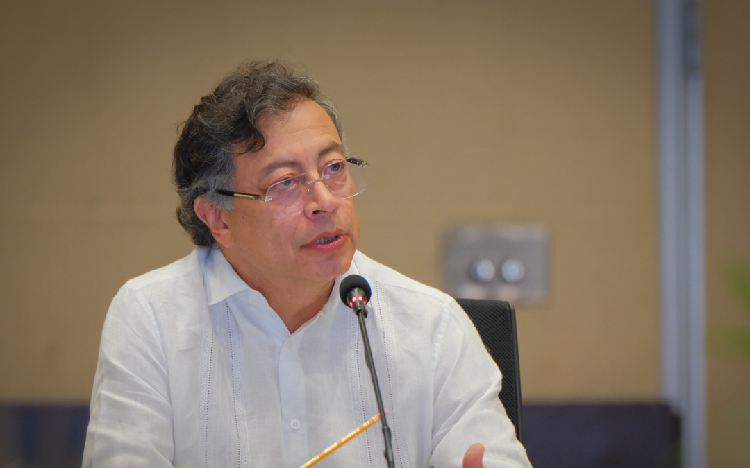 Presidente Petro critica estado del avión C-130 Hércules tras accidente fatal