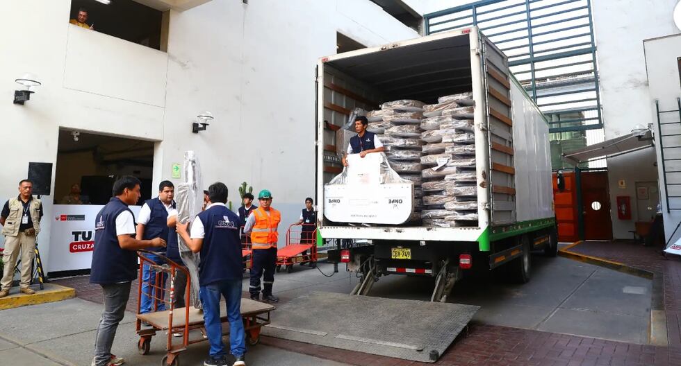 Onpe entrega material electoral para voto de peruanos en el extranjero en elecciones 2026