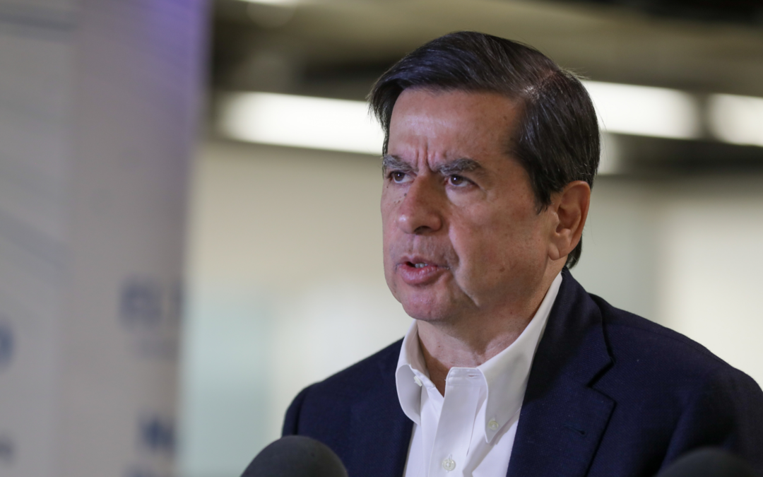 Juan Fernando Cristo aclara que Iván Cepeda no recoge firmas para Constituyente