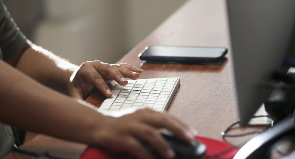 Colegios privados exigen mantener clases presenciales ante crisis de gas