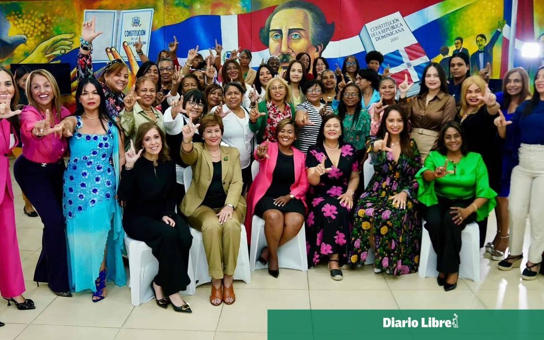 Fuerza del Pueblo lanza ciclo para fortalecer liderazgo político femenino