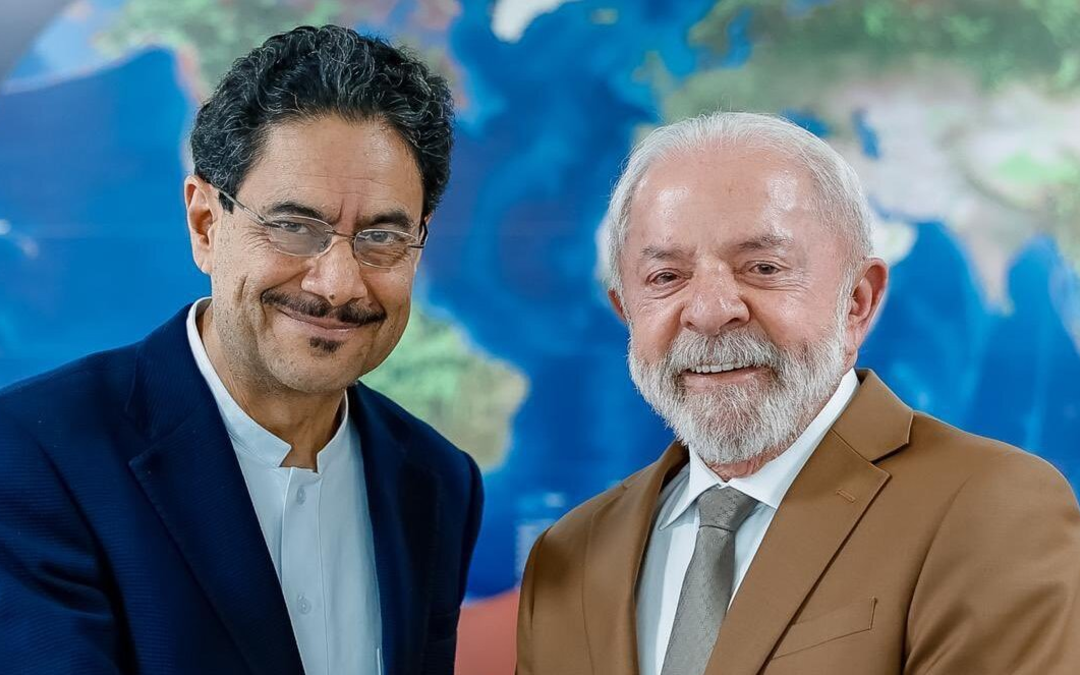 Iván Cepeda se reúne con Lula da Silva tras inscribir candidatura presidencial