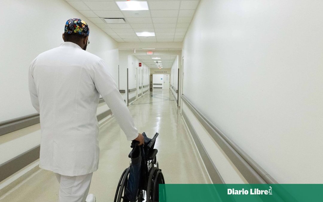 Gobierno aumenta y otorga 796 pensiones a personal de salud en 2026